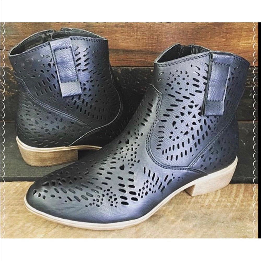 Black Pointy Toe Perforated Laser Cut Ankle Bootie - Picture 2 of 3